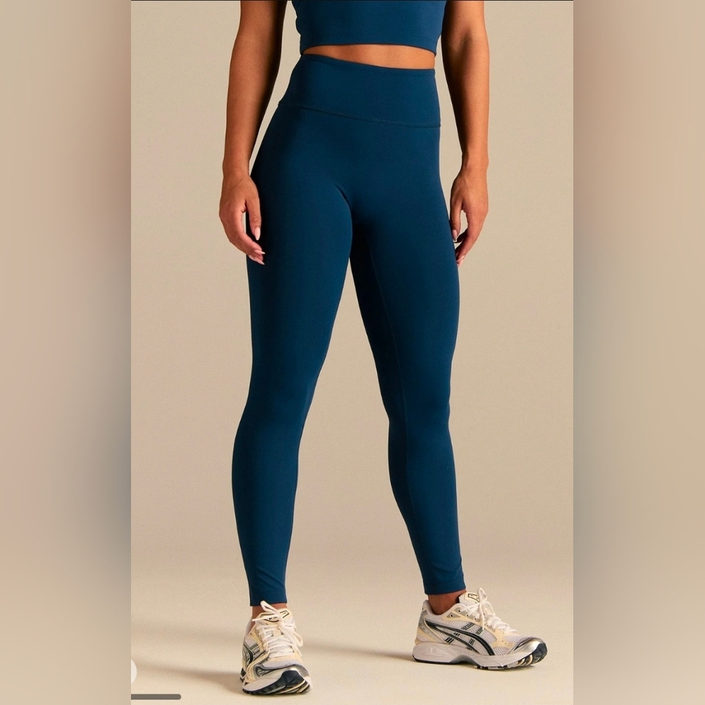 NWT Women's Best Essential Leggings in sapphire blue, size XL.
